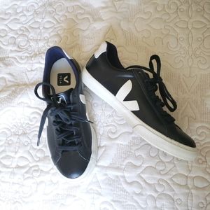 Veja NWOT Black and White Sneakers size 8/39